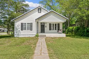 511 W Navasota St, Groesbeck, TX 76642 - Photo 1