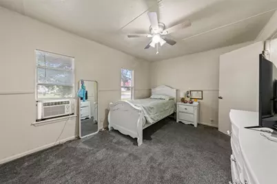 511 W Navasota Street, Groesbeck, TX 76642 - Photo 9