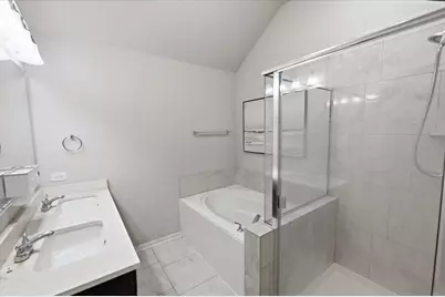 10701 Kestrel Court, Waco, TX 76708 - Photo 9