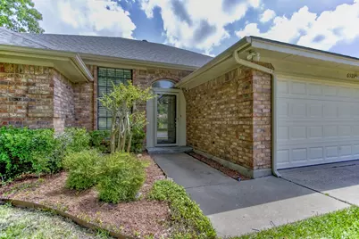 6921 Weatherwood Road, Fort Worth, TX 76133 - Photo 3