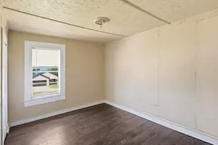 1821 Johnson St, Greenville, TX 75401 - Photo 11