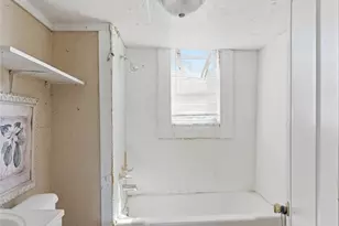 1821 Johnson St, Greenville, TX 75401 - Photo 7