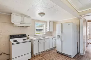 1821 Johnson St, Greenville, TX 75401 - Photo 3