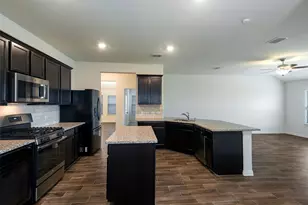 913 Rosewood St, Princeton, TX 75407 - Photo 5