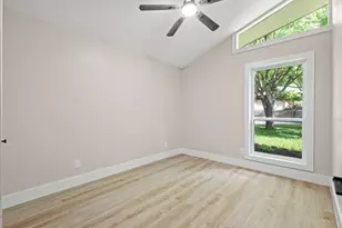 10528 Swallow Ln, Dallas, TX 75218 - Photo 11