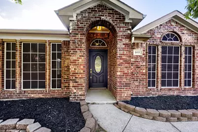 915 Hidden Oaks Drive, Burleson, TX 76028 - Photo 3