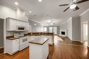 915 Hidden Oaks Dr, Burleson, TX 76028 - Photo 15