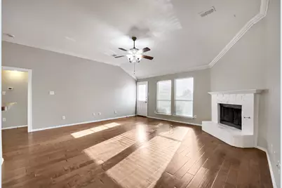 915 Hidden Oaks Drive, Burleson, TX 76028 - Photo 9