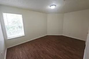 9100 Cranwell Ct, Fort Worth, TX 76134 - Photo 5