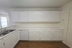 9100 Cranwell Ct, Fort Worth, TX 76134 - Photo 9