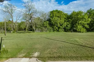 105 Wyatt St, Waxahachie, TX 75165 - Photo 1