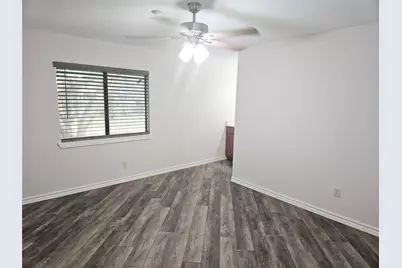 6908 Sunflower Circle N, Fort Worth, TX 76120 - Photo 9