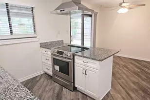 6908 Sunflower Cir N, Fort Worth, TX 76120 - Photo 7