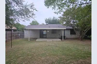 6908 Sunflower Circle N, Fort Worth, TX 76120 - Photo 17