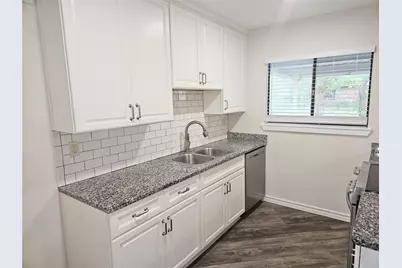 6908 Sunflower Circle N, Fort Worth, TX 76120 - Photo 5