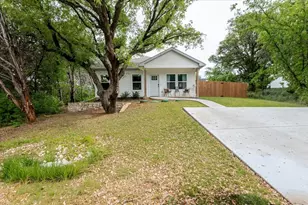 921 Indian Dr, Granbury, TX 76048 - Photo 3