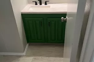 6028 Stoneybrook Dr, Fort Worth, TX 76112 - Photo 5