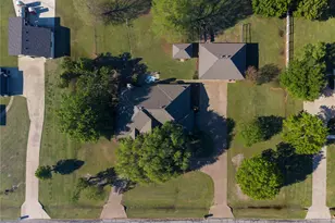 7247 Somerset Ln, Aubrey, TX 76227 - Photo 37