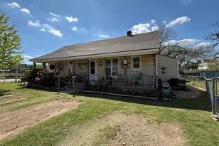 306 3rd St, Valley Mills, TX 76689 - Photo 3