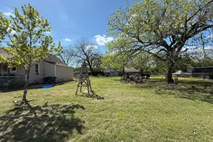 306 3rd St, Valley Mills, TX 76689 - Photo 5