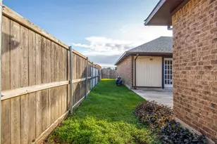 3915 St Christopher Ln, Dallas, TX 75287 - Photo 25