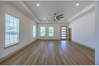 816 Glen Garden, Fort Worth, TX 76104 - Photo 3