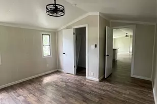 433 Capricorn Dr, Granbury, TX 76049 - Photo 21