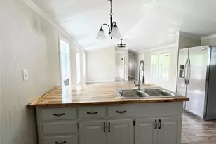 433 Capricorn Dr, Granbury, TX 76049 - Photo 11