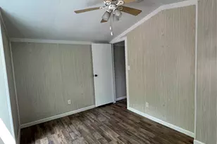 433 Capricorn Dr, Granbury, TX 76049 - Photo 25