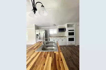 433 Capricorn Drive, Granbury, TX 76049 - Photo 7