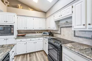 2707 Belmeade Dr, Carrollton, TX 75006 - Photo 11