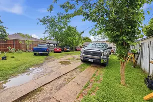 10315 Oak Gate Ln, Dallas, TX 75217 - Photo 21