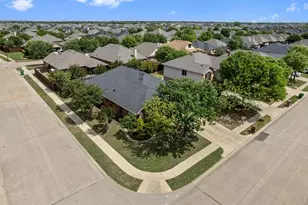 201 Rawhide St, Waxahachie, TX 75165 - Photo 35