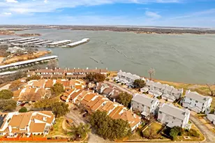 26 Oakbrook Dr, Lewisville, TX 75057 - Photo 31