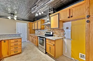 26 Oakbrook Dr, Lewisville, TX 75057 - Photo 9