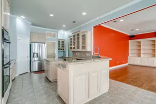 312 Oak Ridge Dr, Burleson, TX 76028 - Photo 17