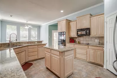 312 Oak Ridge Drive, Burleson, TX 76028 - Photo 11