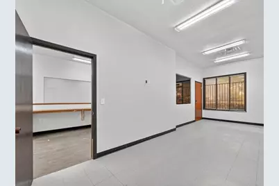 3413 Herring Avenue, Irving, TX 75061 - Photo 9