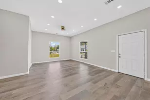 1612 Jones St, Greenville, TX 75401 - Photo 5