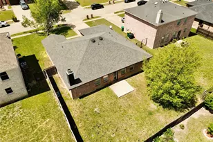 925 Brooks Dr, Cedar Hill, TX 75104 - Photo 3