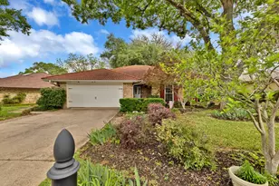 1823 Ridgebrook Dr, Arlington, TX 76015 - Photo 1