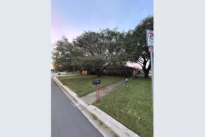 1302 Crescent Street, Denton, TX 76201 - Photo 3