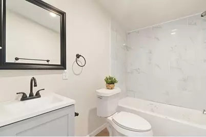 715 Comanche Cove Drive, Granbury, TX 76048 - Photo 11