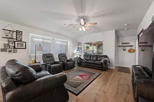 1160 Country Gln Dr, Godley, TX 76044 - Photo 3