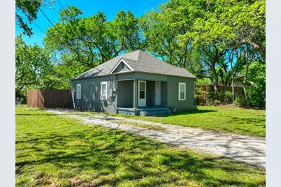 311 W McKinney Street, Pilot Point, TX 76258 - Photo 1