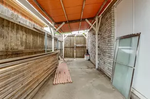 1145 Briar Oaks Dr, Irving, TX 75060 - Photo 25