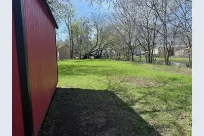 311 Elmo Street, Cleburne, TX 76031 - Photo 15