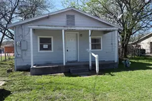 311 Elmo St, Cleburne, TX 76031 - Photo 1