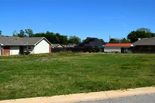 318 Preston Rd, Mabank, TX 75147 - Photo 1