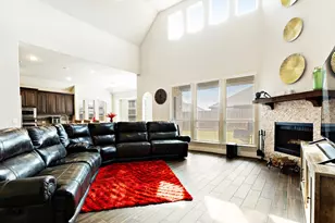 1919 Bellflower Dr, Glenn Heights, TX 75154 - Photo 17